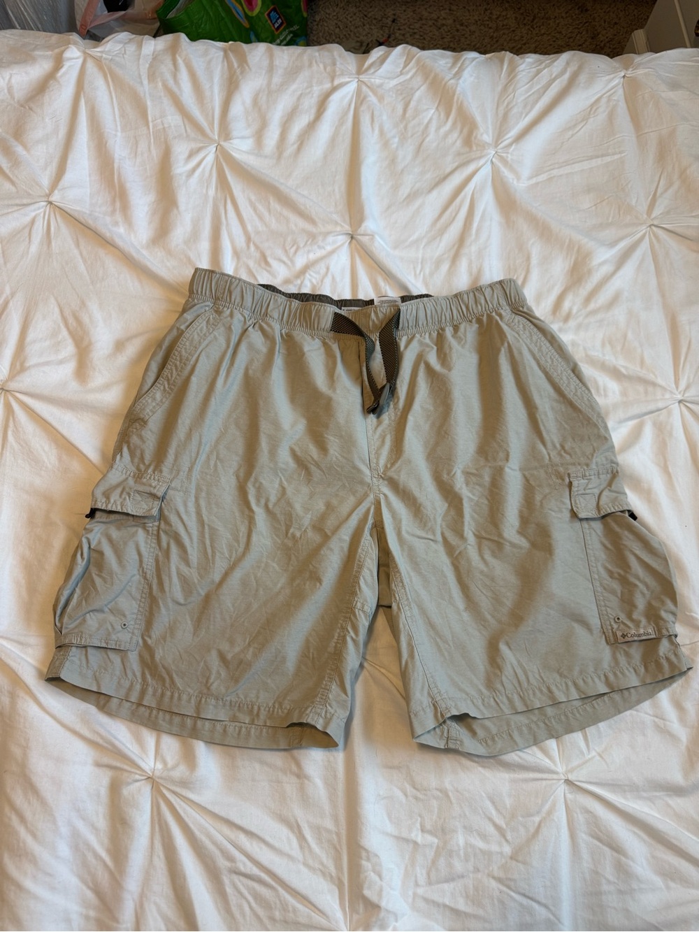 Columbia Men's Cargo Utility Shorts in Light Khaki